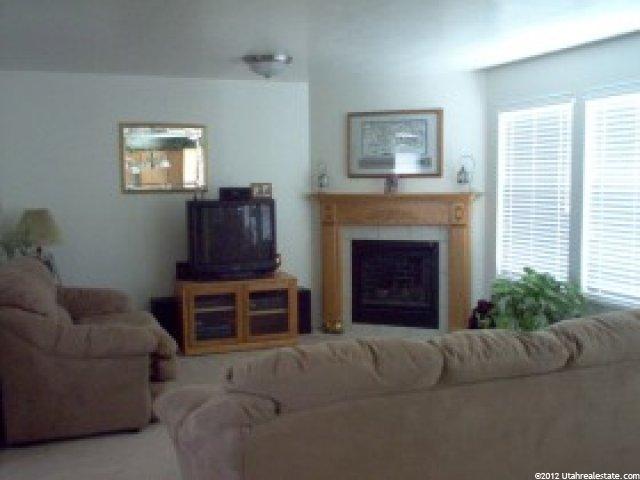 1219 N 2220 W, Clinton, UT 84015 — photo 4