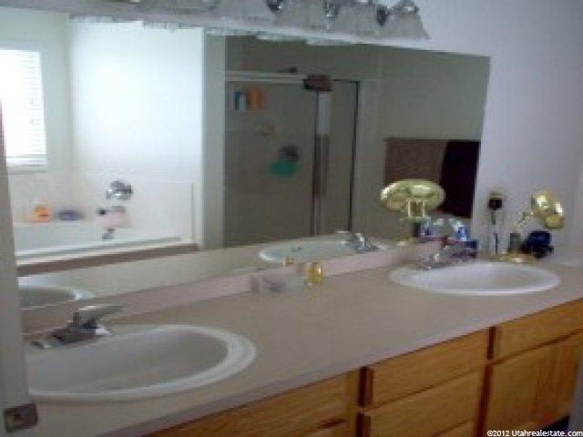 1219 N 2220 W, Clinton, UT 84015 — photo 6