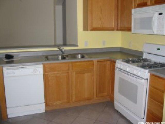 965 S Courtyard Ln, Centerville, UT 84014 — photo 2