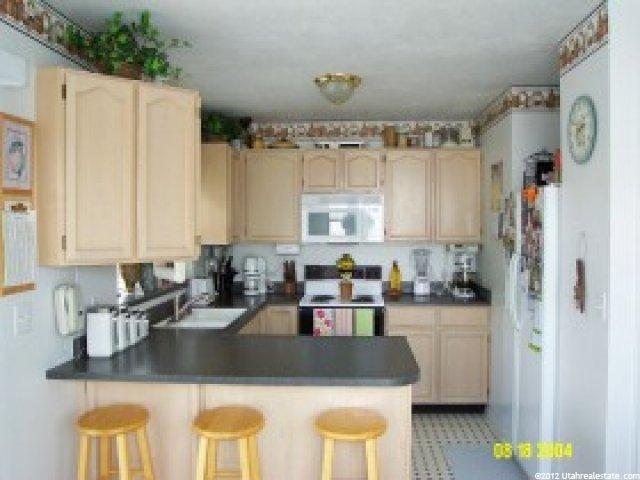 9807 S Flint Dr, Sandy, UT 84094 — photo 2