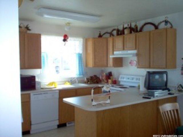 2164 N 3000 W, Clinton, UT 84015 — photo 3