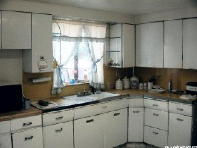 135 S 300 W, Bountiful, UT 84010 — photo 3