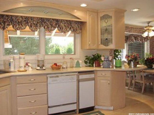 2171 Arbor Ln, Holladay, UT 84117 — photo 5