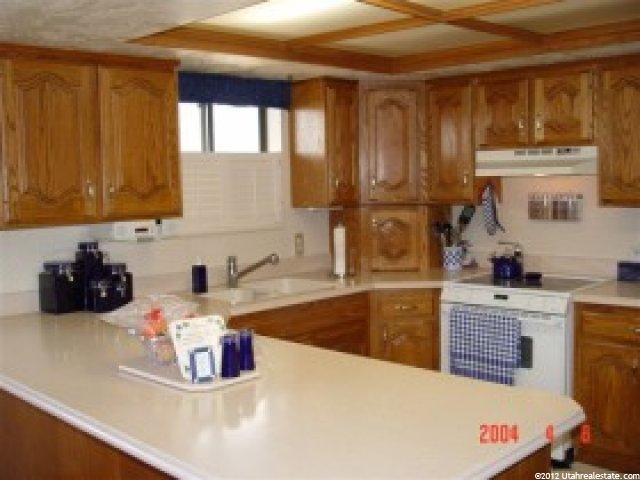 826 Quaking Aspen Dr, Murray, UT 84123 — photo 2