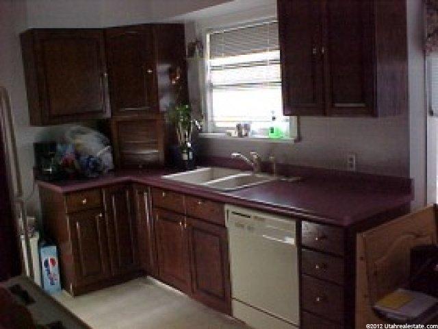 828 W 4400 S, Riverdale, UT 84405 — photo 3