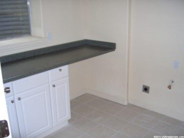 2304 E Sunset Dr, Layton, UT 84040 — photo 2