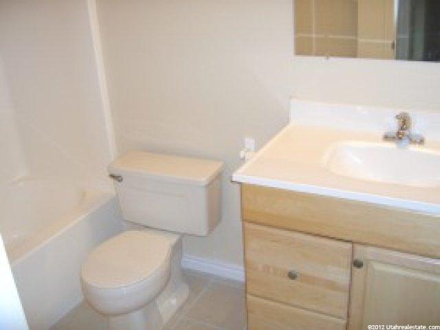 2304 E Sunset Dr, Layton, UT 84040 — photo 4