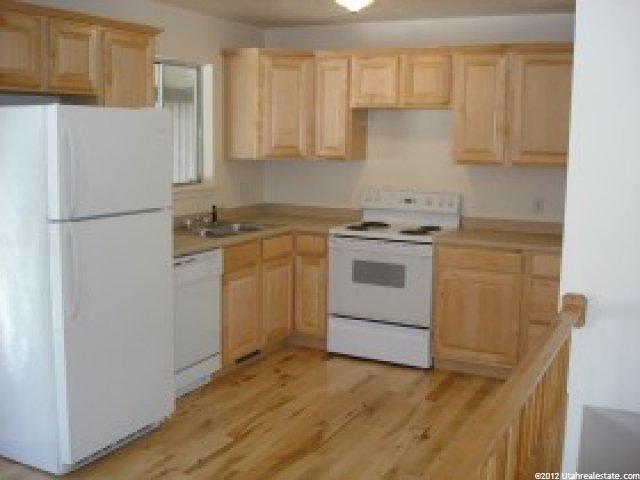 8299 Jackson St, Midvale, UT 84047 — photo 2