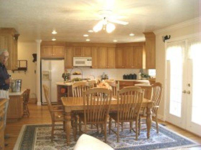 1833 E Beechwood Dr, Layton, UT 84040 — photo 2