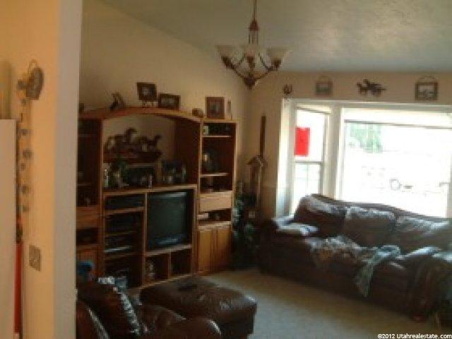 1013 W 2050 N, Clinton, UT 84015 — photo 3