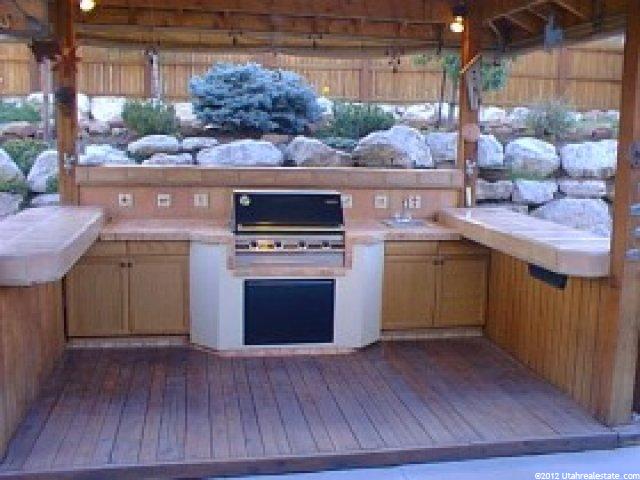 1136 Shannon Dr, Farmington, UT 84025 — photo 4