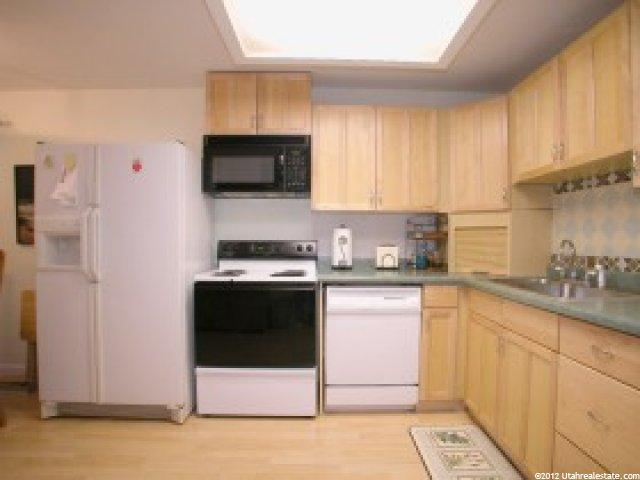333 E 4500 S #2, Murray, UT 84121 — photo 2