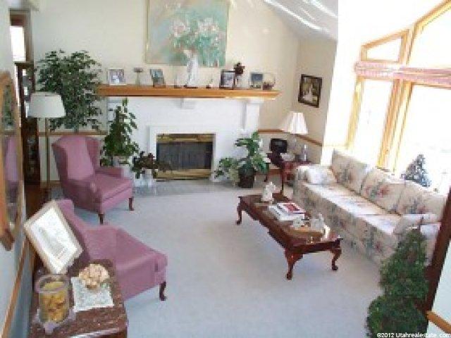 8852 Willow Green Dr, Sandy, UT 84093 — photo 2