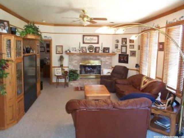 8852 Willow Green Dr, Sandy, UT 84093 — photo 4