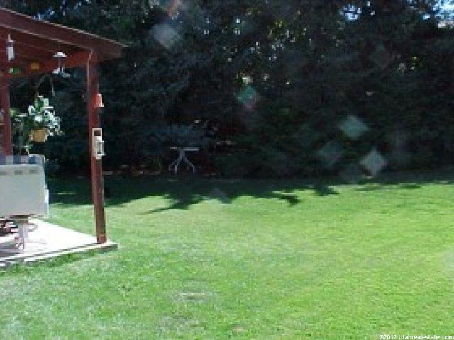 129 Parkway Dr, Clearfield, UT 84015 — photo 5