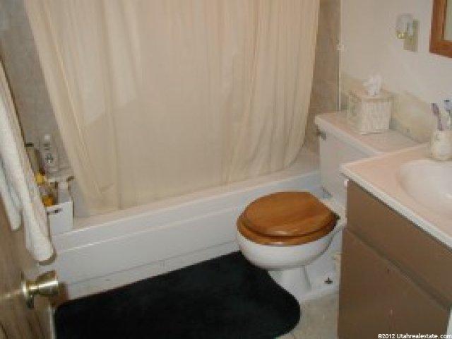 8095 Faust Cir, Magna, UT 84044 — photo 2