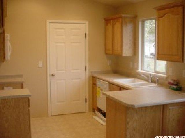 125 W 400 S, Bountiful, UT 84010 — photo 5