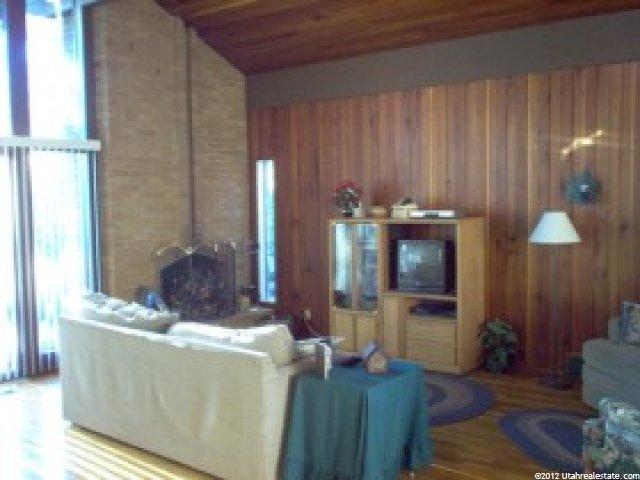 725 Oakmont Ln, Fruit Heights, UT 84037 — photo 2