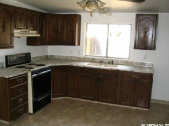32 W 500 N, Kaysville, UT 84037 — photo 2