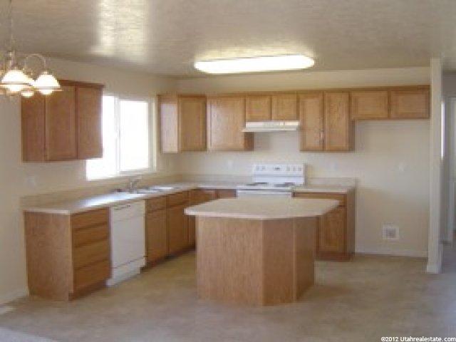 2838 W 2300 N, Clinton, UT 84015 — photo 2