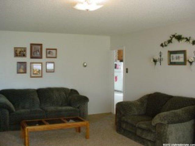 586 S 600 E, River Heights, UT 84321 — photo 2