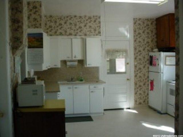 586 S 600 E, River Heights, UT 84321 — photo 3