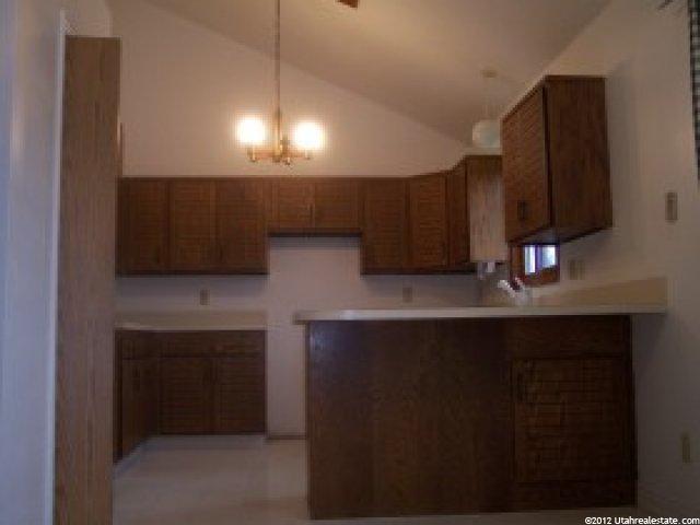 2047 E Kramer Dr, Sandy, UT 84092 — photo 2