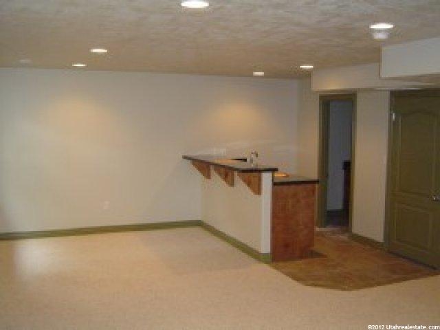 291 E Twin Bridges Ln, Midvale, UT 84047 — photo 8