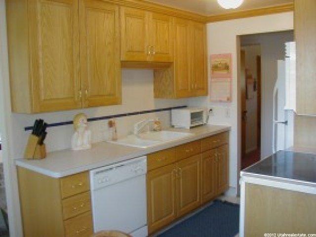 377 E 8260 S, Sandy, UT 84070 — photo 3