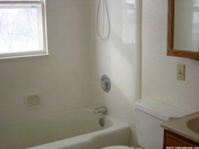 162 E South Lakeview Dr, Clearfield, UT 84015 — photo 6