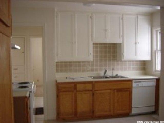 162 E South Lakeview Dr, Clearfield, UT 84015 — photo 3