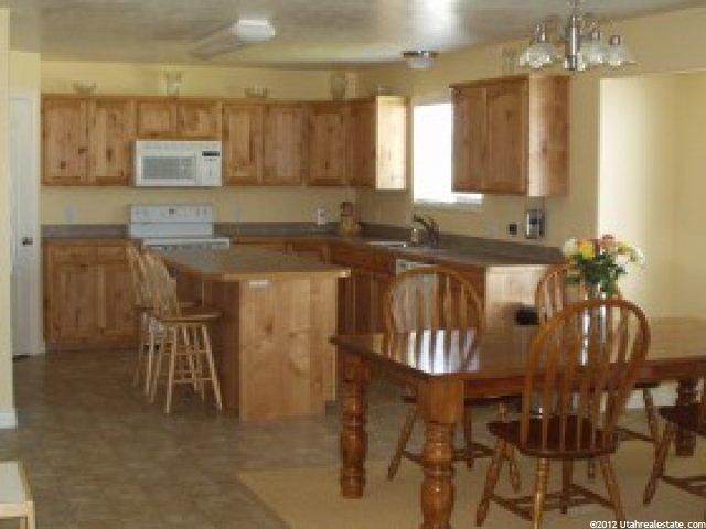 1902 S 575 E, Clearfield, UT 84015 — photo 2