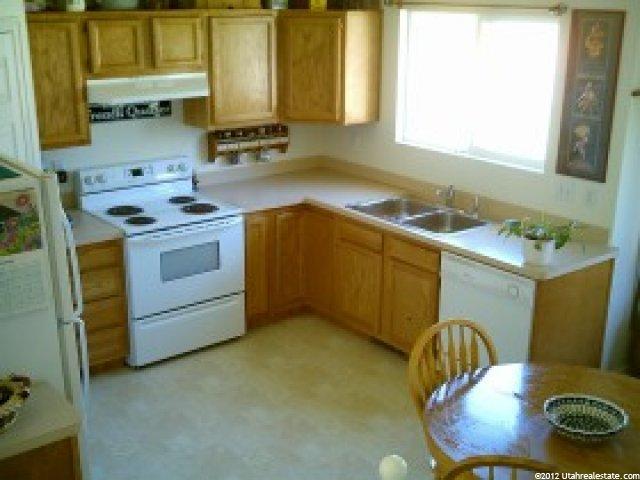 1486 W 570 N, Clinton, UT 84015 — photo 2