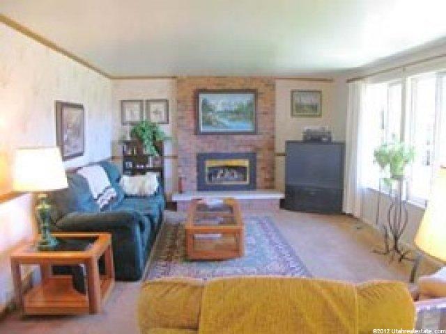 936 W 2600 N, Clinton, UT 84015 — photo 2