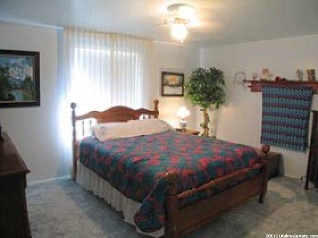 936 W 2600 N, Clinton, UT 84015 — photo 4