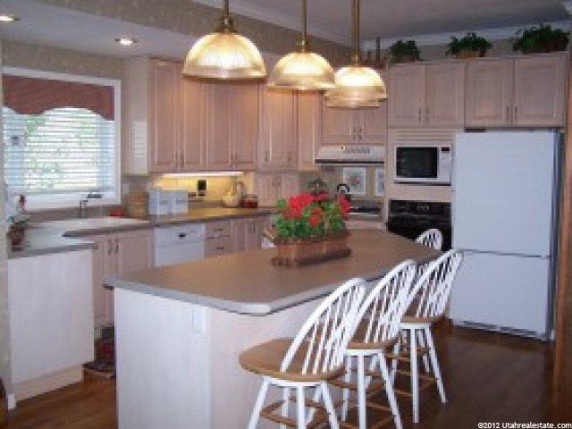 16 S Gatehouse Ln E, Sandy, UT 84092 — photo 2