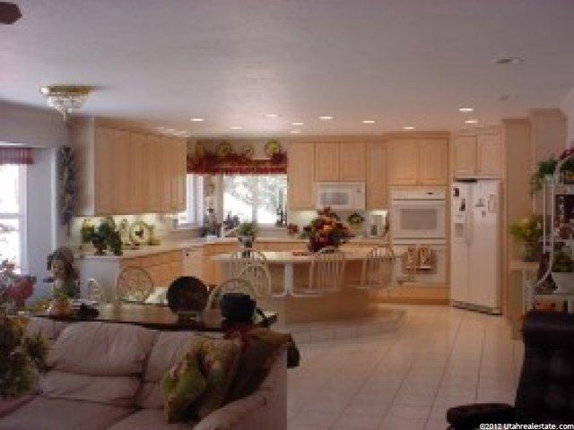 1780 E Whispering Oaks Dr, Ogden, UT 84403 — photo 2
