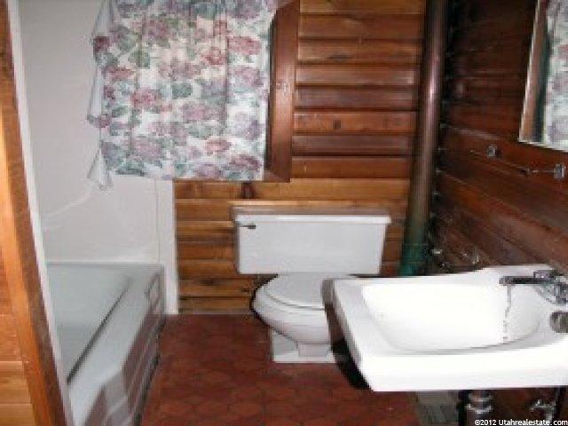 137 S 7700 E, Huntsville, UT 84317 — photo 6