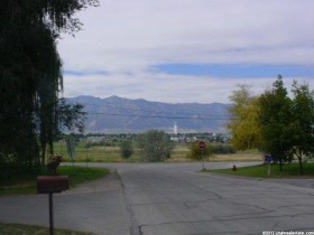 611 Anderson Ave, Hyrum, UT 84319 — photo 2