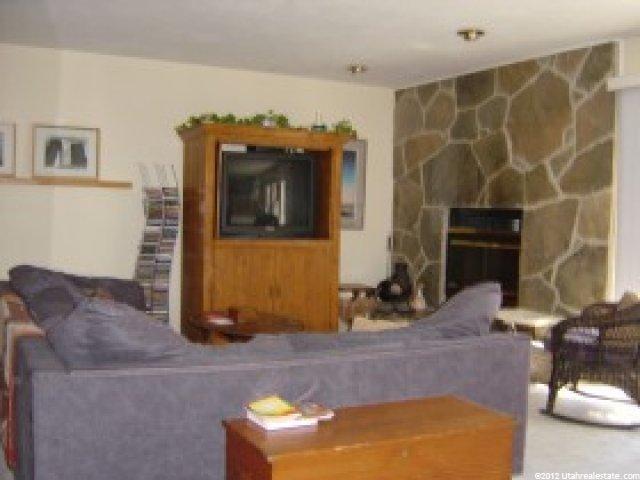9265 S Peruvian Dr E, Sandy, UT 84093 — photo 2
