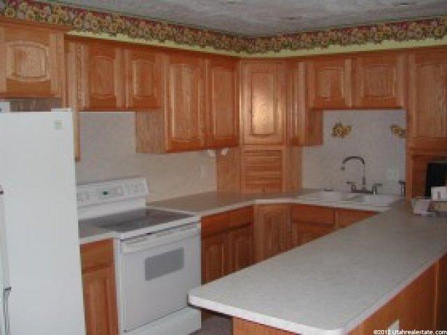 611 Brookshire Dr, Riverdale, UT 84405 — photo 2