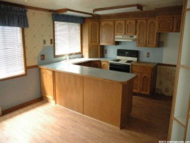 294 W 1050 N, Bountiful, UT 84010 — photo 2
