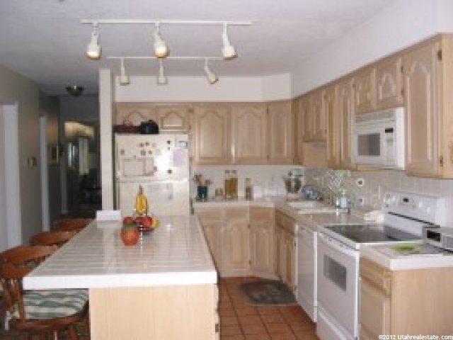 1088 E Brook Cir, Kaysville, UT 84037 — photo 4