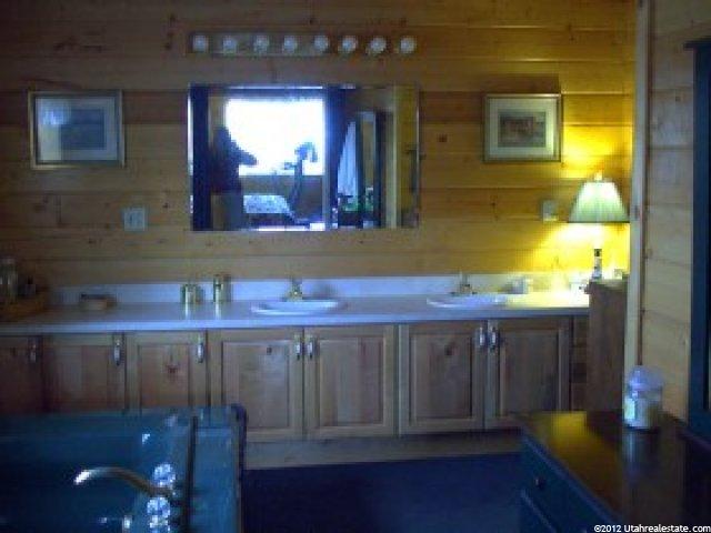 2480 S Main St, Clearfield, UT 84015 — photo 3