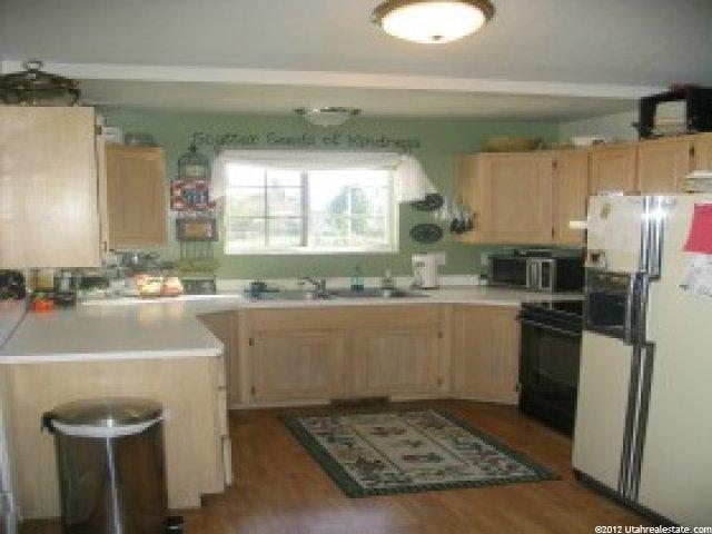 883 N 450 W, Kaysville, UT 84037 — photo 3