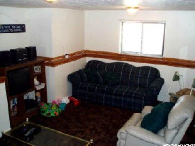 987 S 225 E, Layton, UT 84041 — photo 5