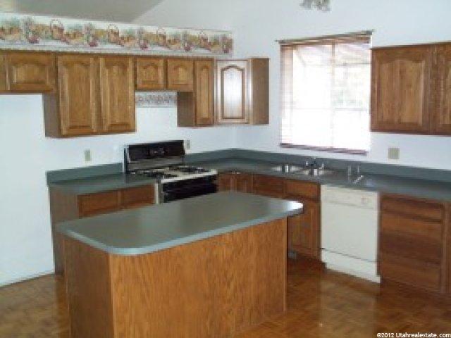 795 S 600 E, River Heights, UT 84321 — photo 2