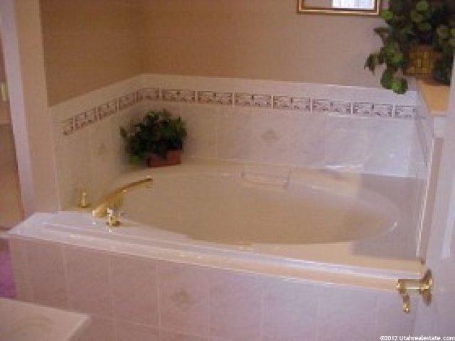 2847 Viewcrest Cir, North Logan, UT 84341 — photo 5