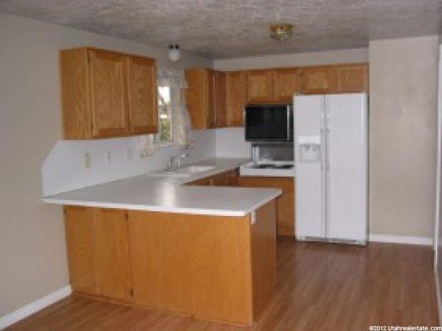 1077 N 300 W, Layton, UT 84041 — photo 2