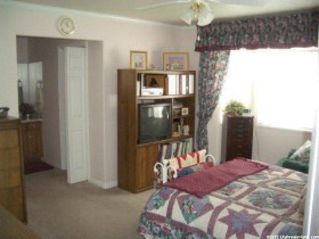 92 E Belmore Dr, Kaysville, UT 84037 — photo 2